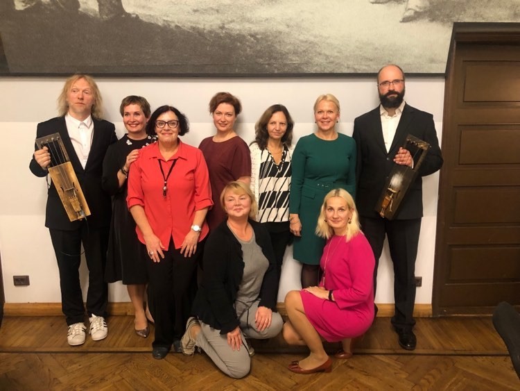 Eesti keele õpetajate koolitus Tartu Ülikoolis 2021 (pildil koos ansambliga Puuluup)